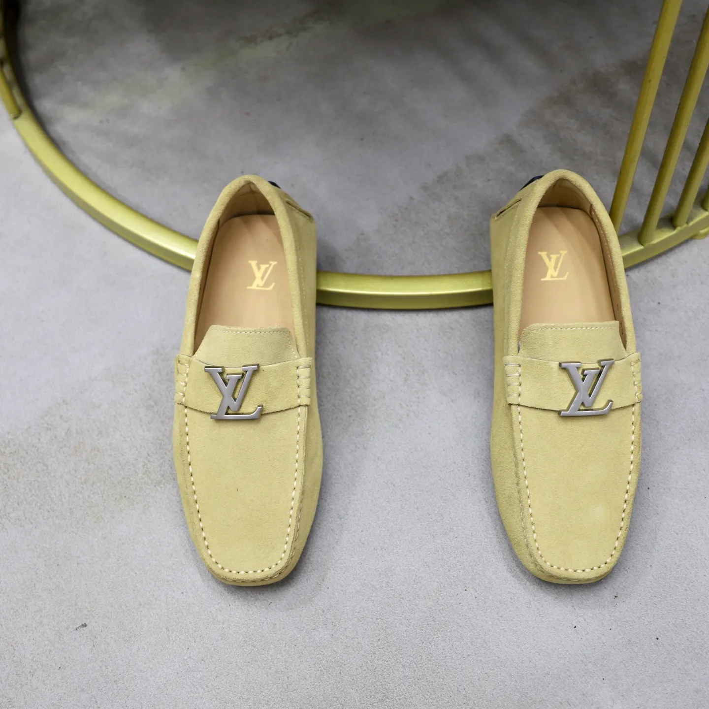 Ex-factory price: 480💰【LV】Louis Vuitton ⚠️High-end men’s driving and pedal series ⚠️38-44 (customized for 45) ⚠️All original cowhide leather! Thick and soft! Made entirely of calfskin lining! Rubber sheet anti-slip beanie sole! Three-dimensional package technology! Fashionable and classic! Handicrafts! Original high quality! Feel free to compare!